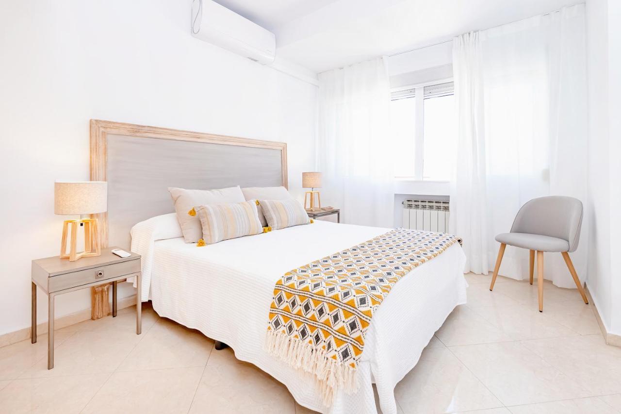 Bhost - Paseo De La Malagueta Apartment Malaga Bagian luar foto