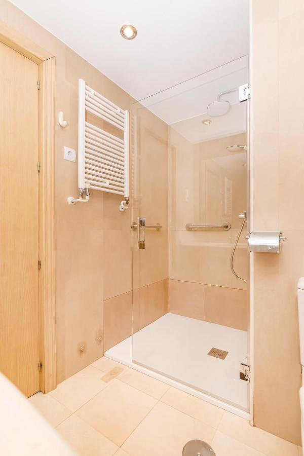 Bhost - Paseo De La Malagueta Apartment Malaga Bagian luar foto