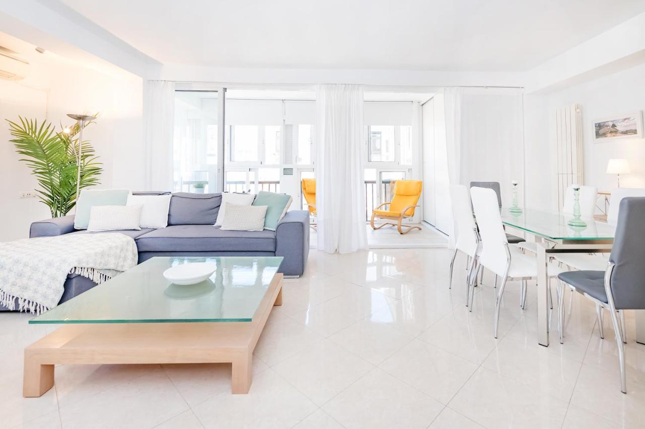 Bhost - Paseo De La Malagueta Apartment Malaga Bagian luar foto